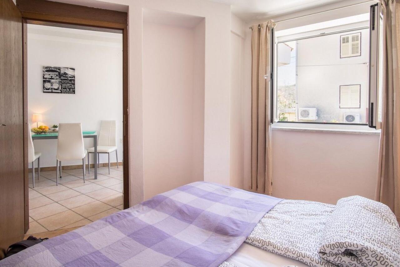 Apartment Polo Vrbnik Exterior photo