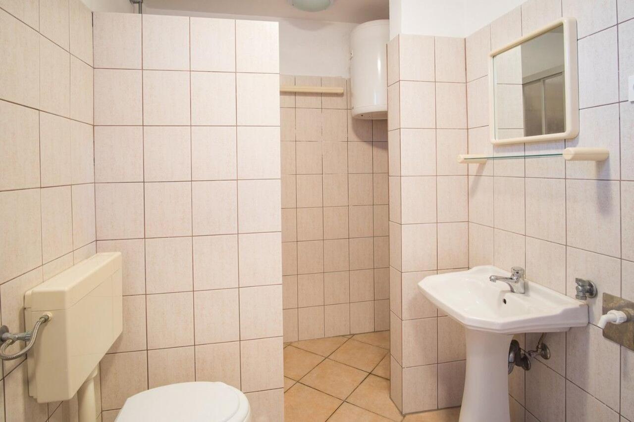 Apartment Polo Vrbnik Exterior photo