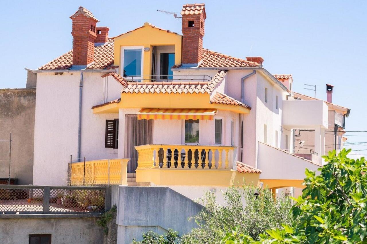 Apartment Polo Vrbnik Exterior photo